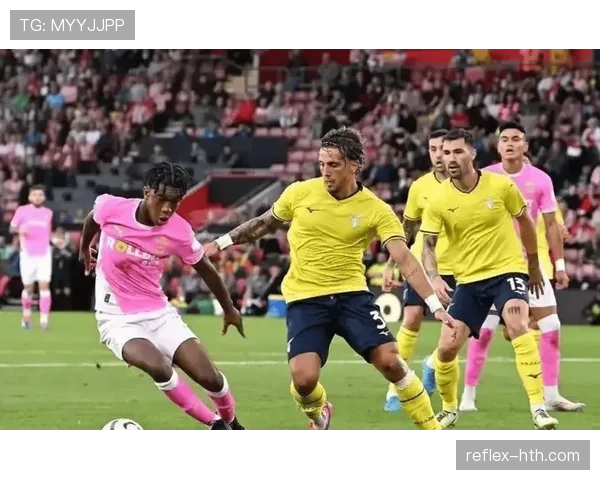 乌迪内斯锋线火力全开，新赛季状态回暖引关注