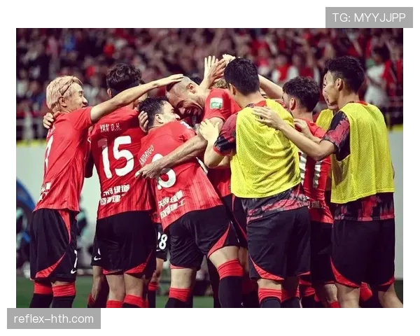 中超争冠白热化:热门球队状态起伏引球迷热议 中超争冠白热化:热门球队状态起伏引球迷热议