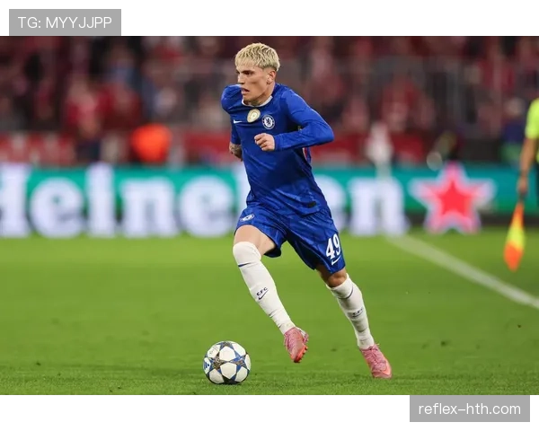 切尔西引援效果争议持续,大规模投入能否转化为赛季稳定性考验 切尔西引援效果争议持续,大规模投入能否转化为赛季稳定性考验