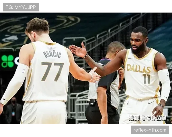 乔·约翰逊关键时刻三分拉开差距 改善球队进攻结构