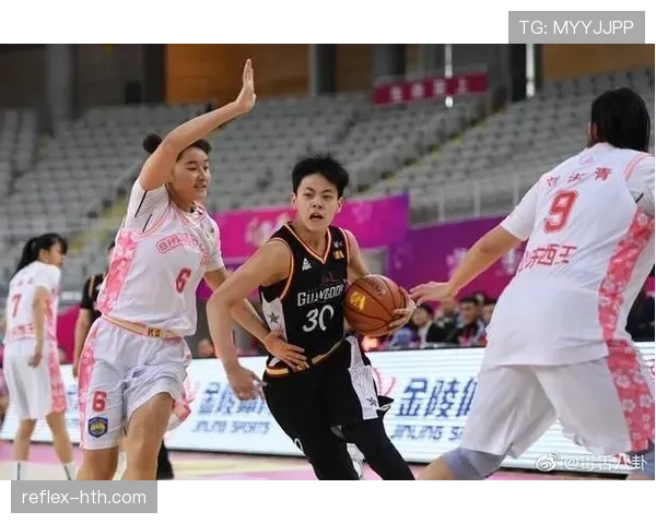 杨舒予训练完直接拎爱马仕去吃米其林，这日子谁顶得住啊